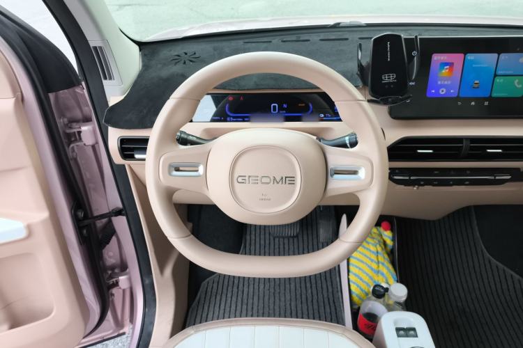 Used Geely Galaxy Panda 2023 Panda Mini 200km Endurance Bear
