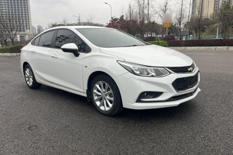 Used Chevrolet Cruze 2018 320 Automatic Pioneer Sunroof Edition

