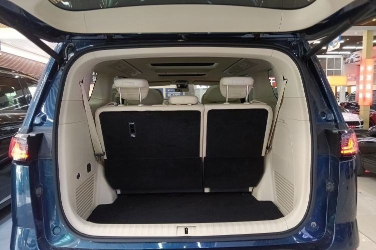 Used VOYAH Dream 2025 PHEV Four-Wheel Drive Prestige Kunpeng Edition
