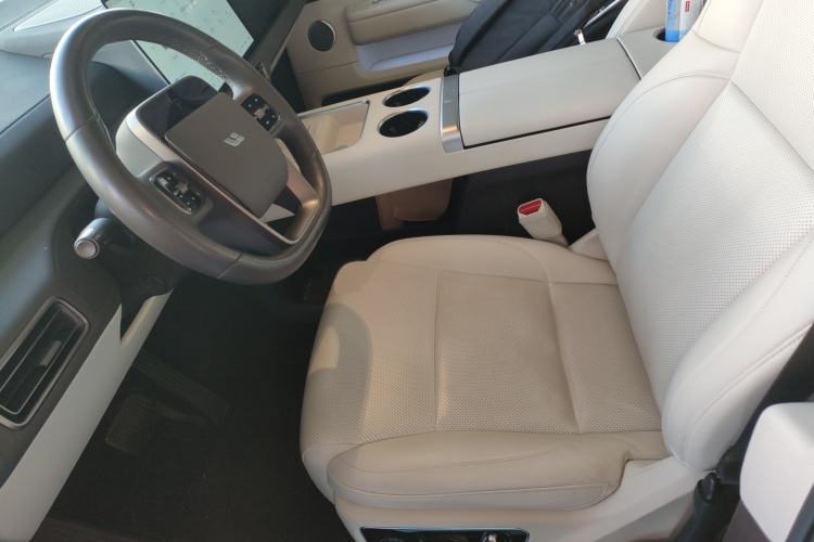 Used Li Auto MEGA 2024 Ultra Model
