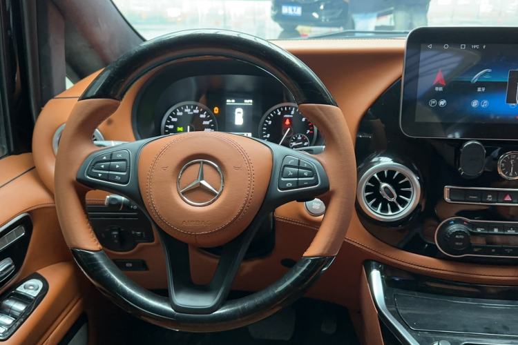 Used Mercedes-Benz Vito 2021 2.0T Elite Version 7 Seats Steering Wheel