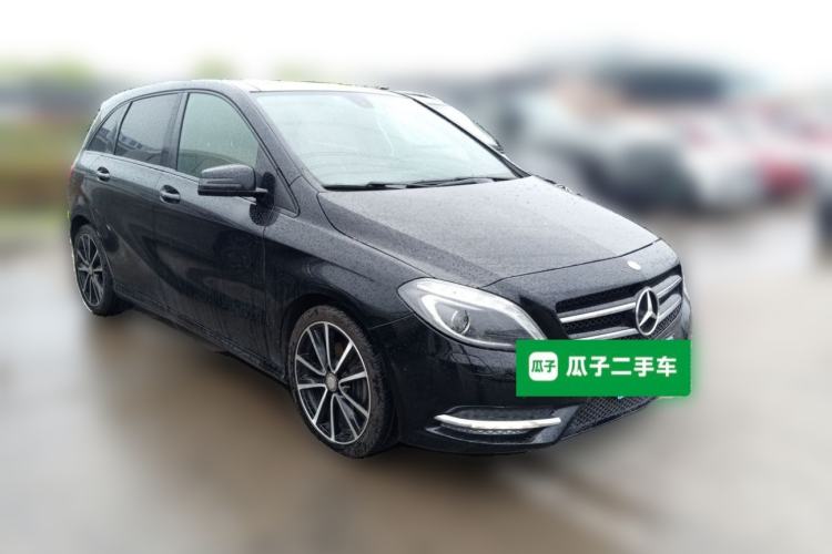 Used Mercedes-Benz B-Class 2012 B 200 Front Right 45 Deg