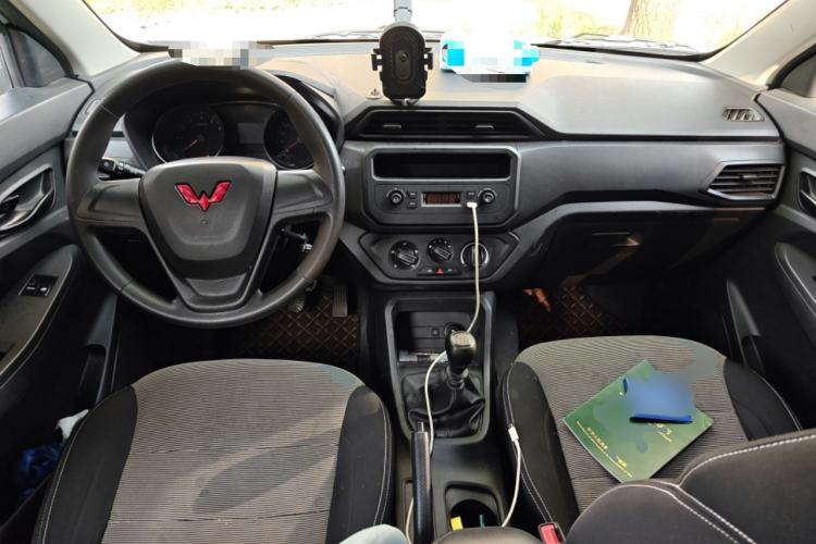 Used Wuling Hongguang 2021 1.5L Revised S Base Version with Electric Power Steering LAR Center Console