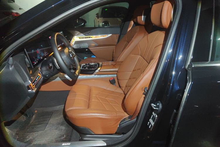 Used BMW 7 Series 2023 740Li Luxury Edition with Premium Package Left Front Seat