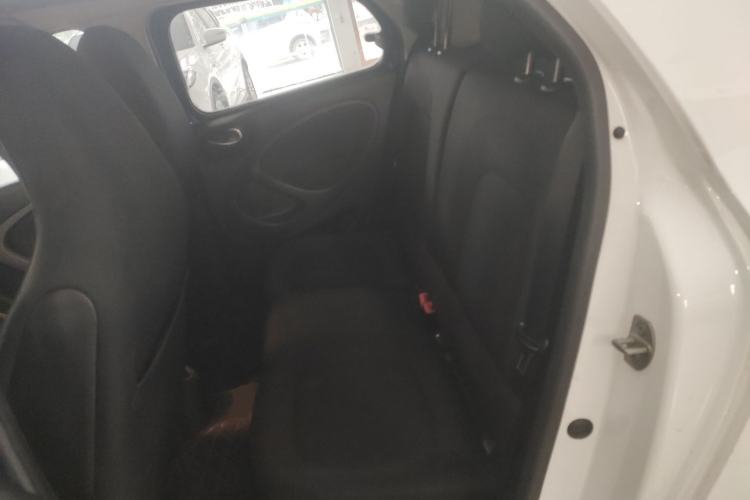 Used smart forfour 2016 1.0L 52 kW Passion Edition
