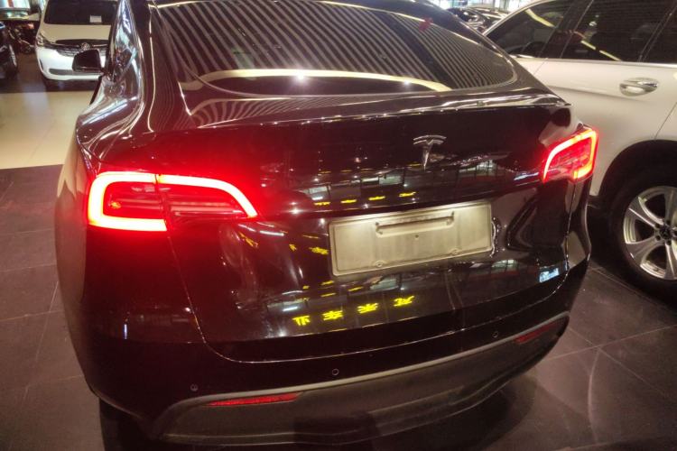 Used Tesla Model Y 2021 Long-Range All-Wheel-Drive Version