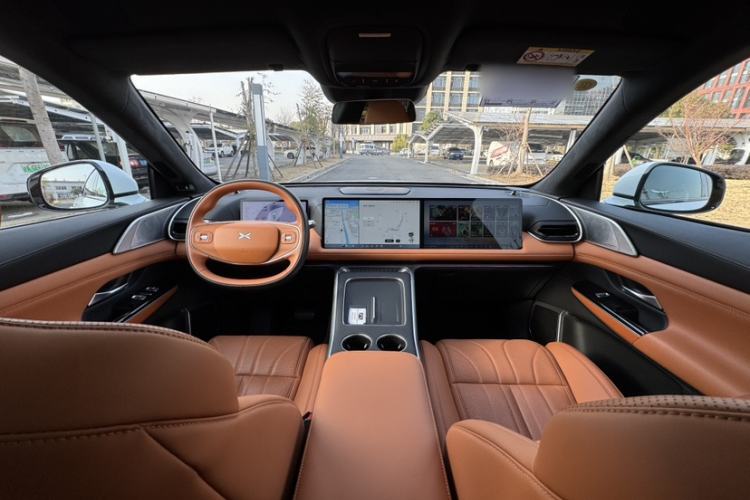 Used XPeng G9 2025 625 Long-Range Max Interior 8