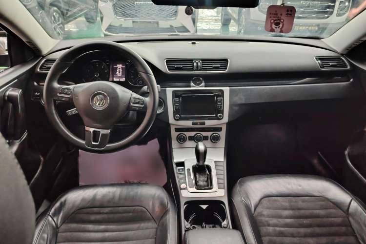 Used Volkswagen Magotan 2015 Facelift 1.8TSI Luxury Model
