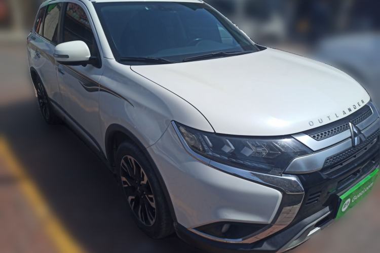 Used Mitsubishi Outlander 2019 2.4L 4x4 Zhi Xiang Edition 5 Seats China V Emission Standard Front Right 45 Deg