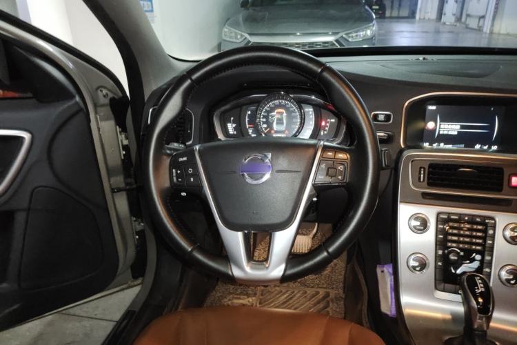 Used Volvo S60 2017 S60L T4 Smart Range Edition Steering Wheel