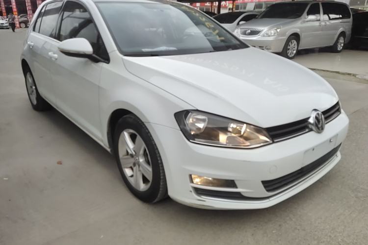 Used Volkswagen Golf 2015 1.4TSI Automatic Comfort Model Front Right 45 Deg