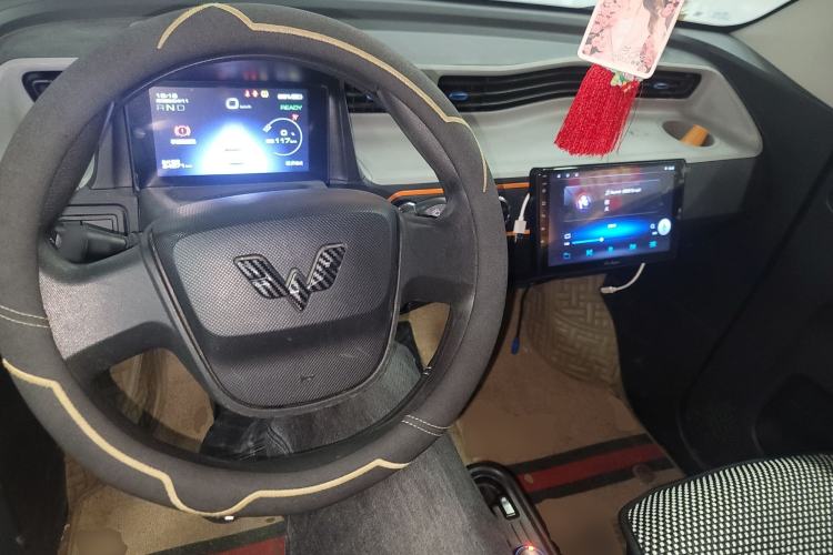 Used Wuling Hongguang MINIEV 2020 Enjoyment Model Lithium Iron Phosphate Center Console
