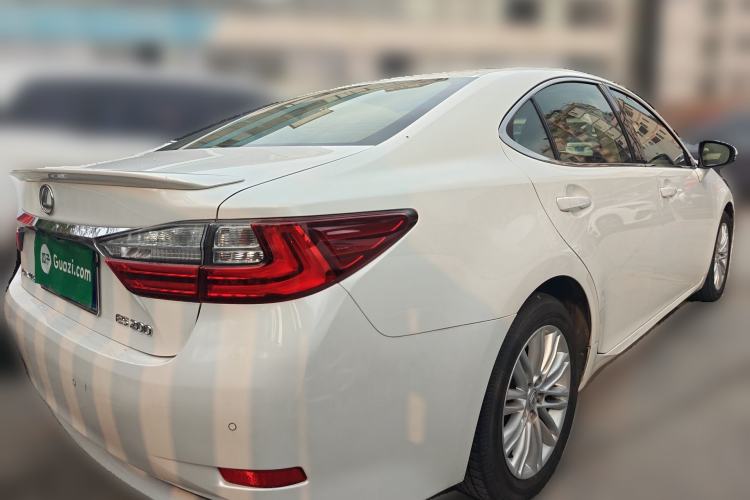 Used Lexus ES 2015 200 Elite Edition Rear Right 45 Deg