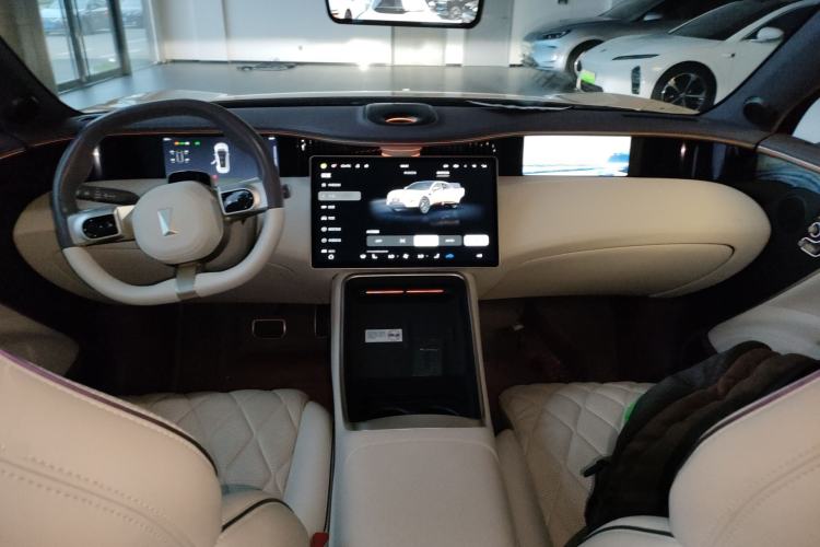 Used Avatr 11 2024 700 Three-Laser Four-Wheel Drive Recommended Version