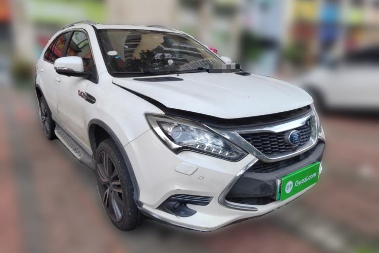 Used BYD Tang New Energy 2017 2.0T All-Wheel Drive Hyatt Model Front Right 45 Deg
