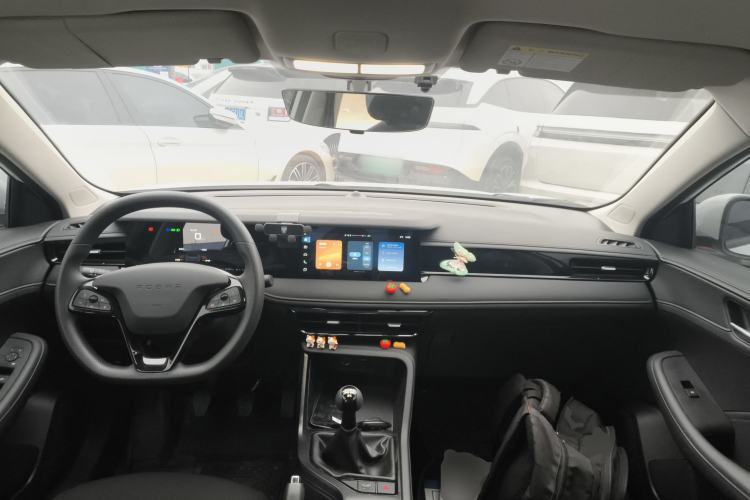 Used Roewe i5 2023 1.5L Manual Comfort Edition
