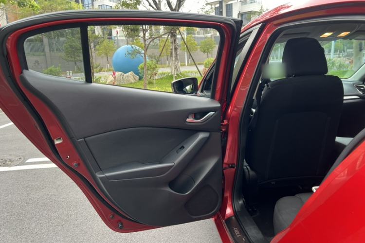 Used Mazda Mazda 3 Axela 2016 Sedan 1.5L Automatic Comfort Model