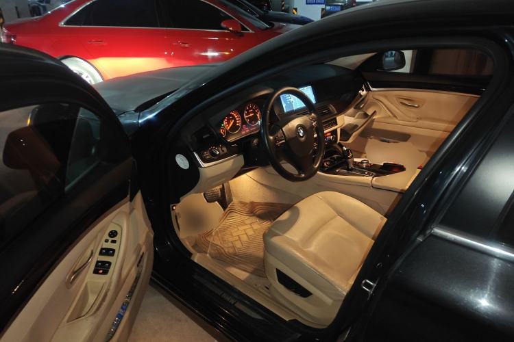 Used BMW 5 Series 2011 523Li Luxury Model
