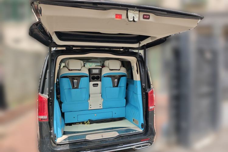 Used Mercedes-Benz V-Class 2020 V 260 Avantgarde Edition Trunk