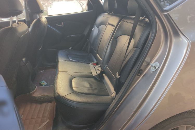 Used Hyundai ix35 2015 2.0L Automatic 2WD Smart Type China IV