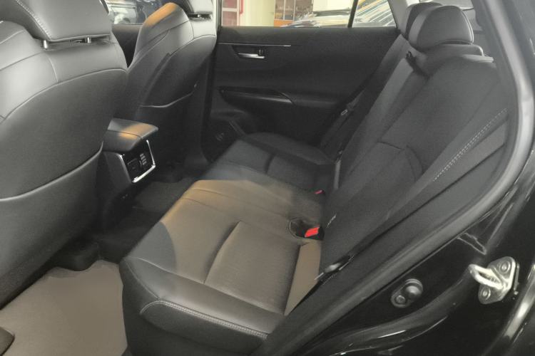 Used Toyota Venza 2022 Dual-Engine 2.5L CVT Two-Wheel Drive Prestige Edition
