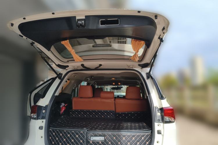Used Toyota Fortuner  Trunk