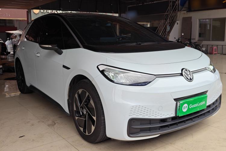 Used Volkswagen ID.3 2022 Active Pure Intelligent Enjoyment Edition Front Right 45 Deg