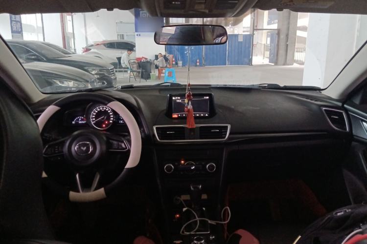Used Mazda 3 Axela 2017 Sedan 2.0L Automatic Prestige Model China V Standard Center Console