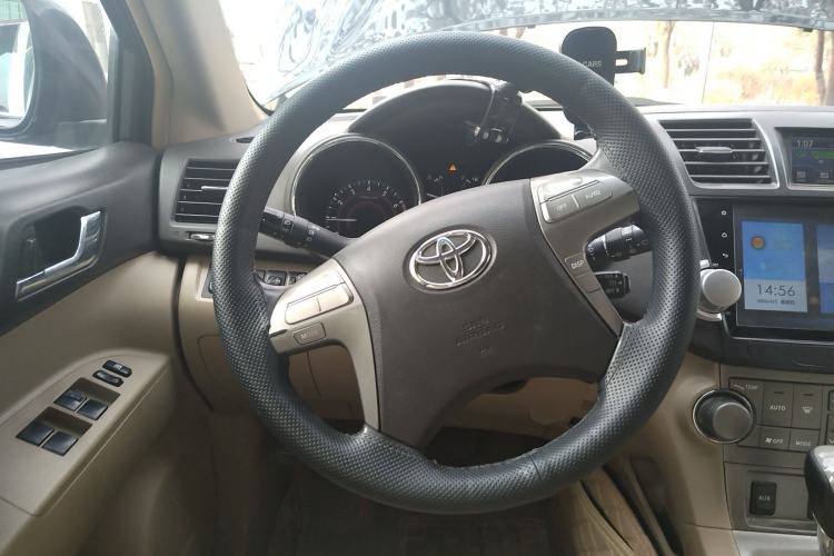 Used Toyota Highlander 2012 2.7L Two-Wheel Drive 7-Seater Luxury Edition
