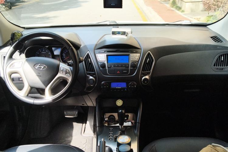 Used Hyundai ix35 2013 2.0L Automatic Two-Wheel Drive Smart GLS China IV Standard