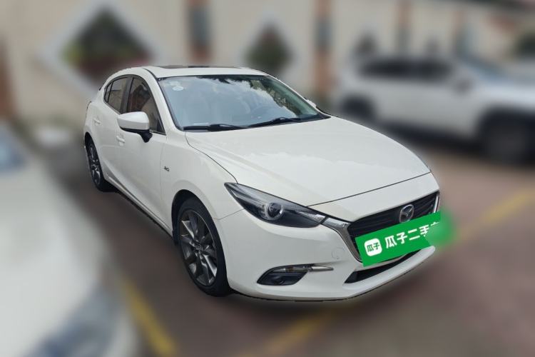 Used Mazda Mazda 3 Axela 2017 Hatchback 2.0L Automatic Luxury Model Emission Standard China V
