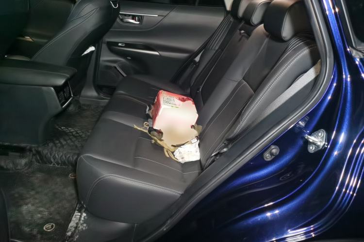 Used Toyota Harrier 2022 2.0L CVT Two-Wheel Drive Deluxe Edition Left Rear Seat