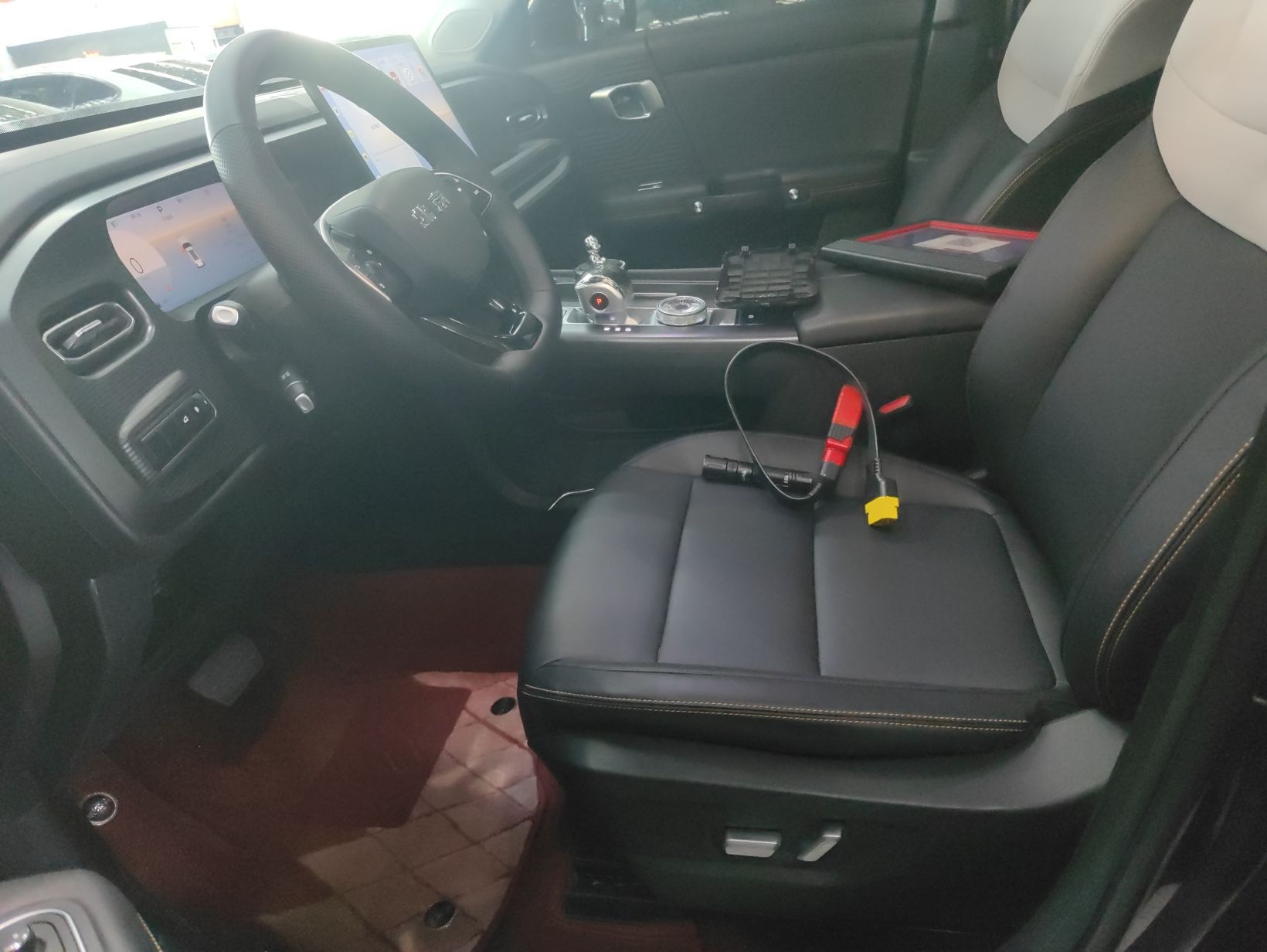 Переднее сиденье в автомобиле