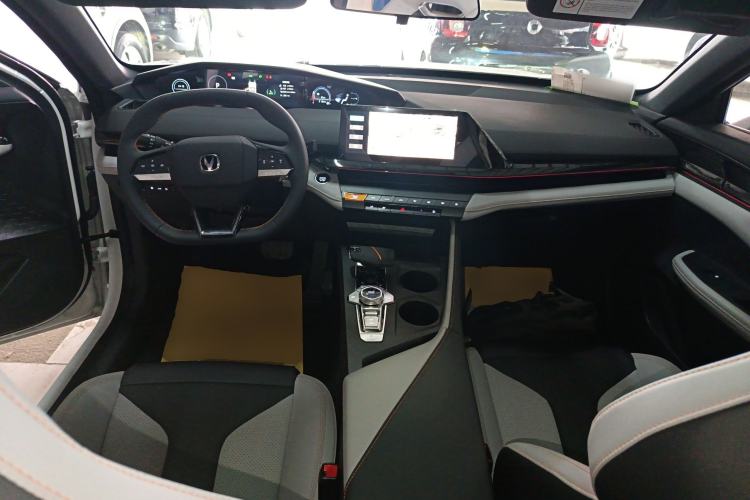 Used CHANGAN UNI-V iDD 2024 Blue Whale Smart Electric iDD 136km Luxury Model