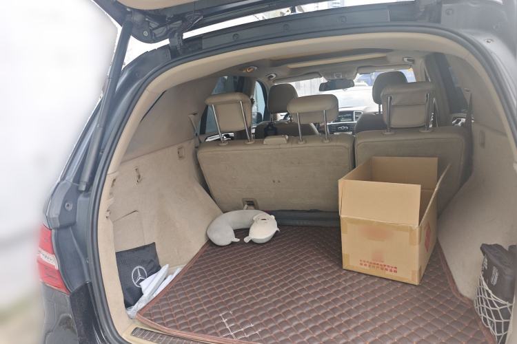 Used Mercedes-Benz M-Class 2015 ML 400 4MATIC Luxury Model Trunk