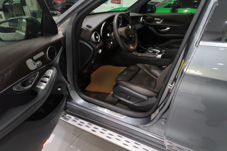 Used Mercedes-Benz GLC 2017 GLC 300 4MATIC Sport Edition Driver Seat