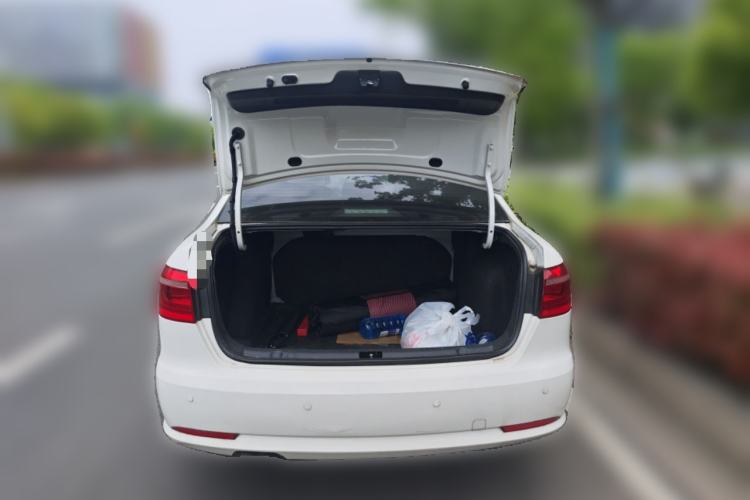 Used Volkswagen Lavida 2013 Revised Classic 1.6L Automatic Fashion Edition
