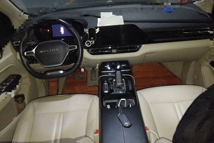 Used Wuling Victory 2022 280T 1.5T CVT Flagship Edition Center Console