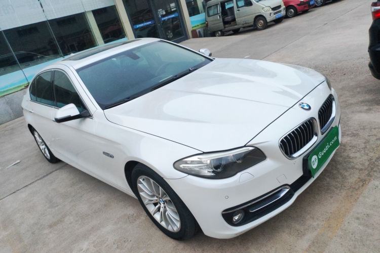 Used BMW 5 Series 2014 525Li Luxury Design Package Front Right 45 Deg