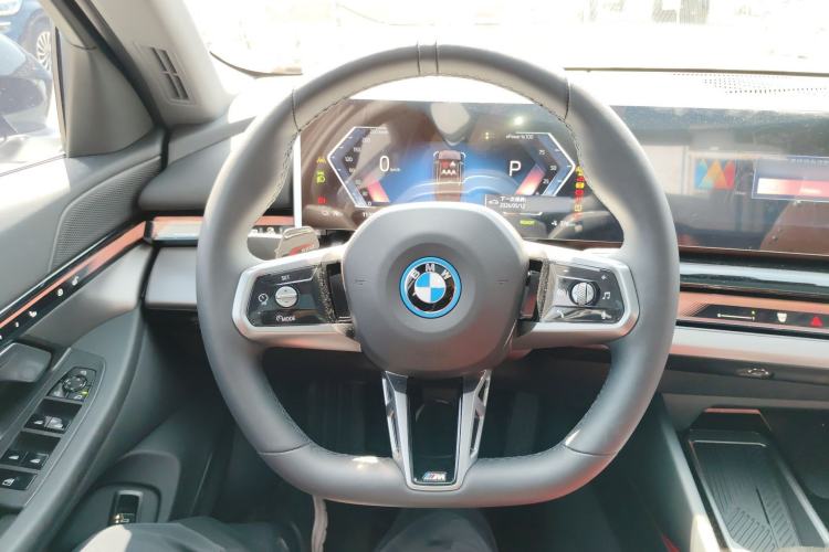 Used BMW i5 2025 eDrive 35L M Sport Package Steering Wheel