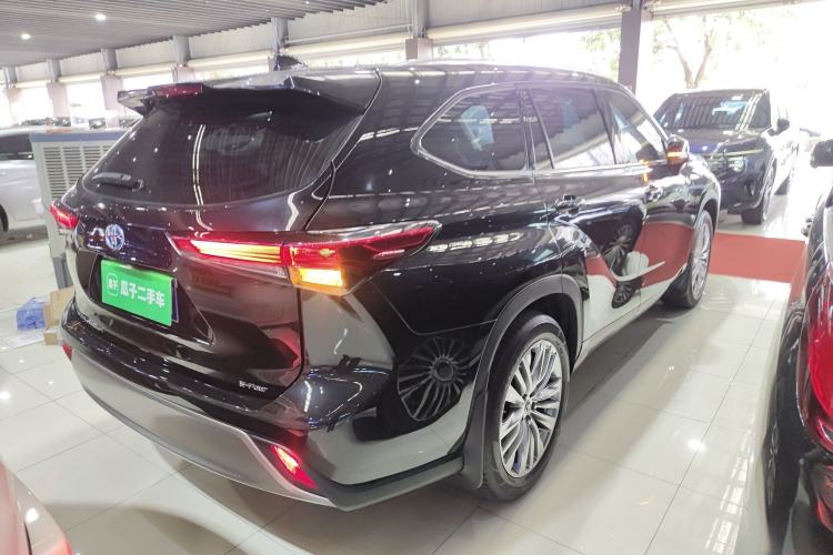 Used Toyota Highlander 2023 2.5L Smart Electric Hybrid Dual-Motor All-Wheel-Drive Luxury 7-Seater