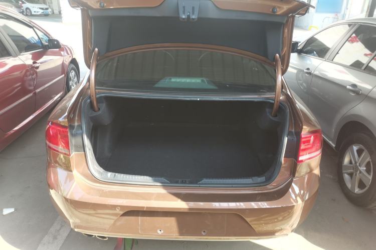 Used Volkswagen Lamando 2015 280TSI DSG Comfort Edition Trunk