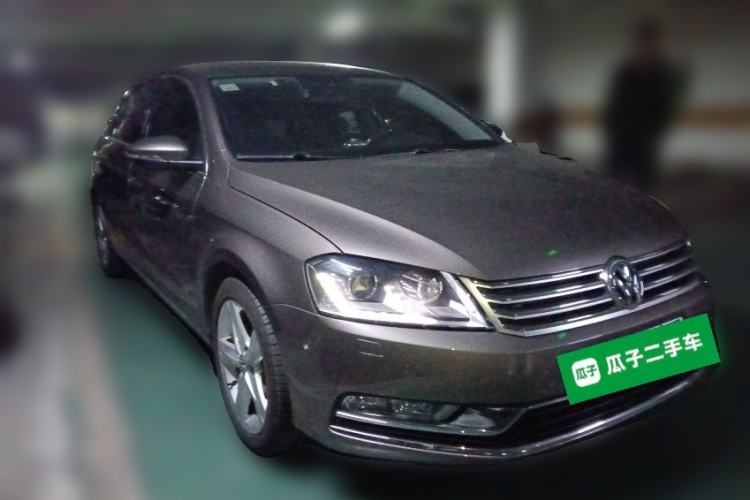 Used Volkswagen Magotan 2015 Revised Version 2.0 TSI Prestige Edition Front Right 45 Deg