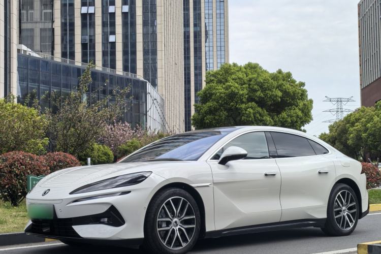 Used Denza Z9 2024 1100 km Four-Wheel Drive Max Version