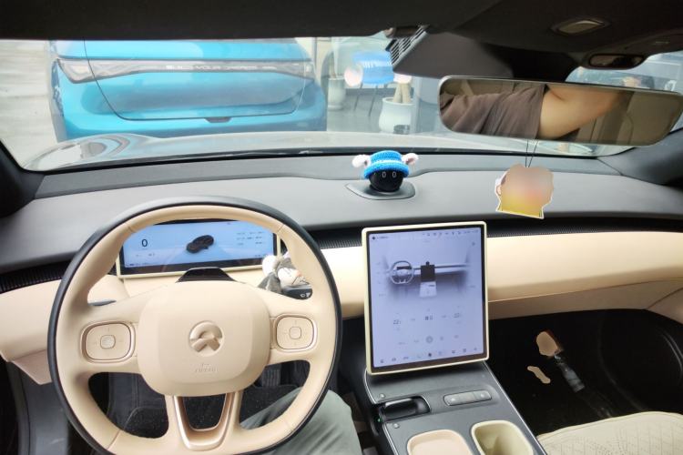 Used Nio ET5T 2024 75kWh Touring Center Console