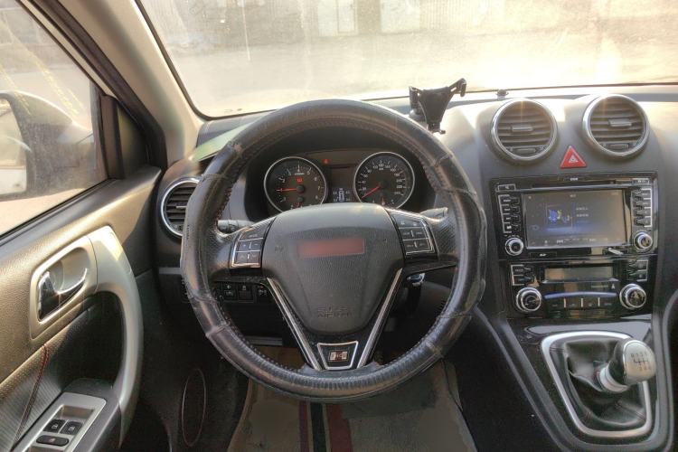Used Haval H6 2013 Upgraded Model 1.5T Manual Two-Wheel Drive Urban Version
