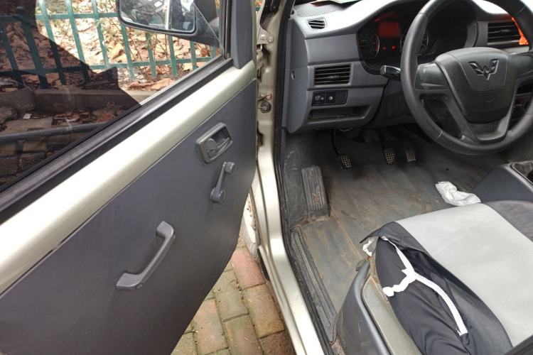 Used Wuling Zhiguang 2015 1.2L S Practical Model LSI