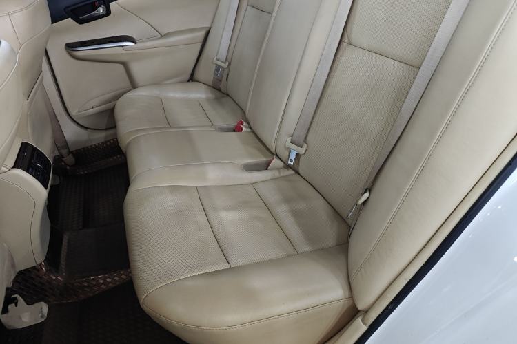 Used Toyota Camry 2015 2.0G Premier Edition
