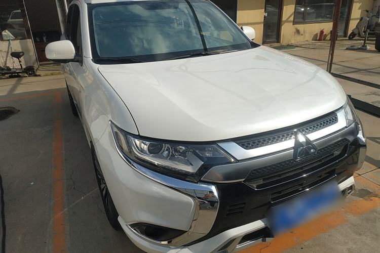 Used Mitsubishi Outlander 2021 Revised Version 2.0L Two-Wheel Drive Comfort Edition 5 Seats Front Right 45 Deg