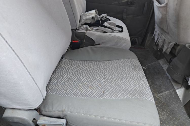 Used BAIC Weiwang 306 2011 1.3L Comfort version 7 seats
